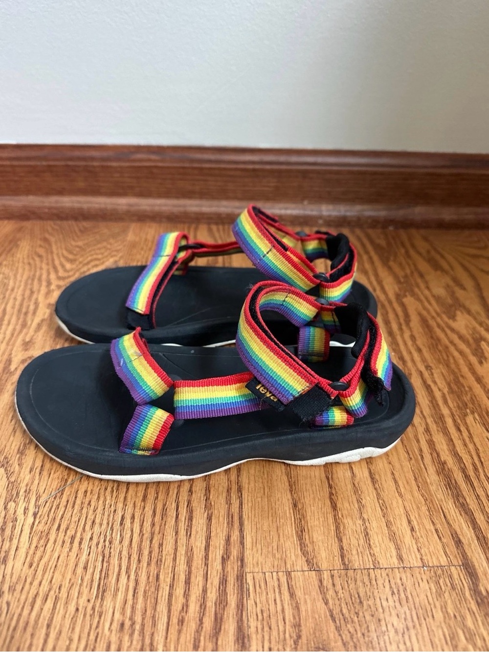 TEVA Hurricane XLT Sandals Kids Size 2 Rainbow